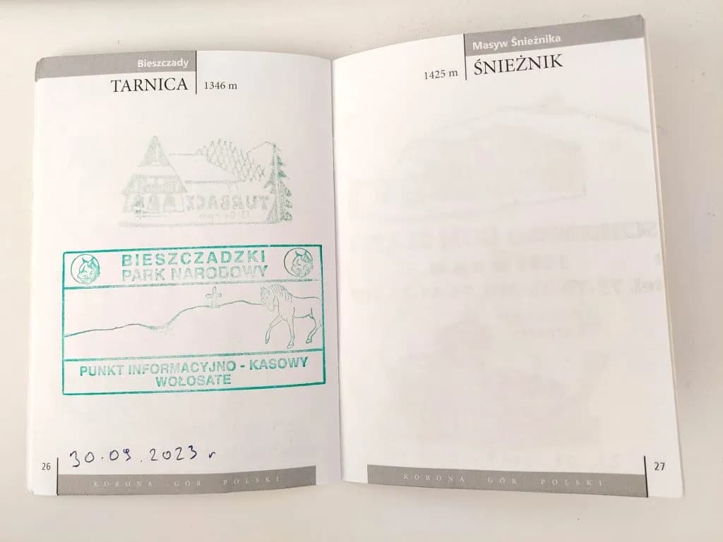 Gdzie kupić książeczkę Korony Gór Polski? Sprawdź najlepsze oferty